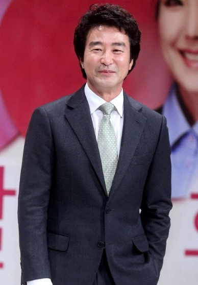 홍요섭 나이 키 리즈 커리어 프로필