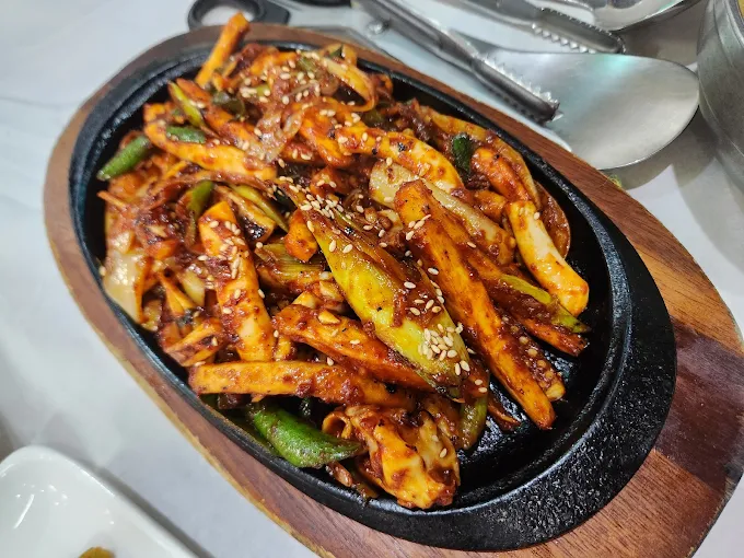 충북 제천 삼겹살쌈밥 '산아래' 본점