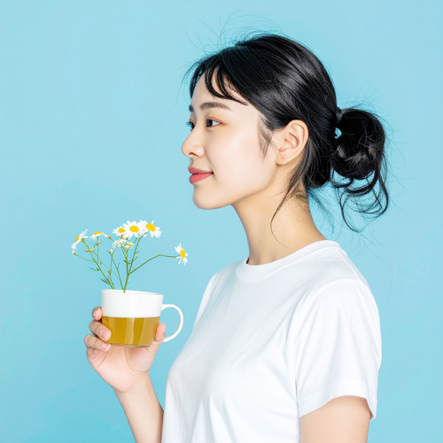 식후 30분 후 따뜻한 차 한 잔은 몸을 진정시키고 소화를 촉진하는 데 효과적입니다.