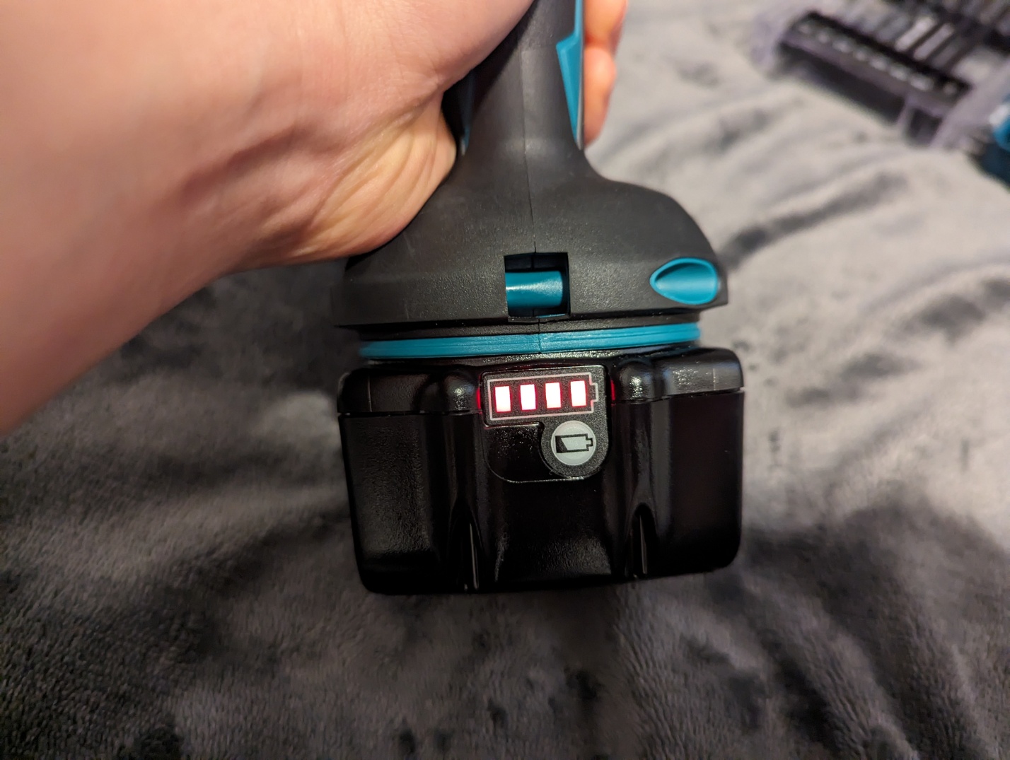 18V정품 배터리 (BL1850) 잔량표시