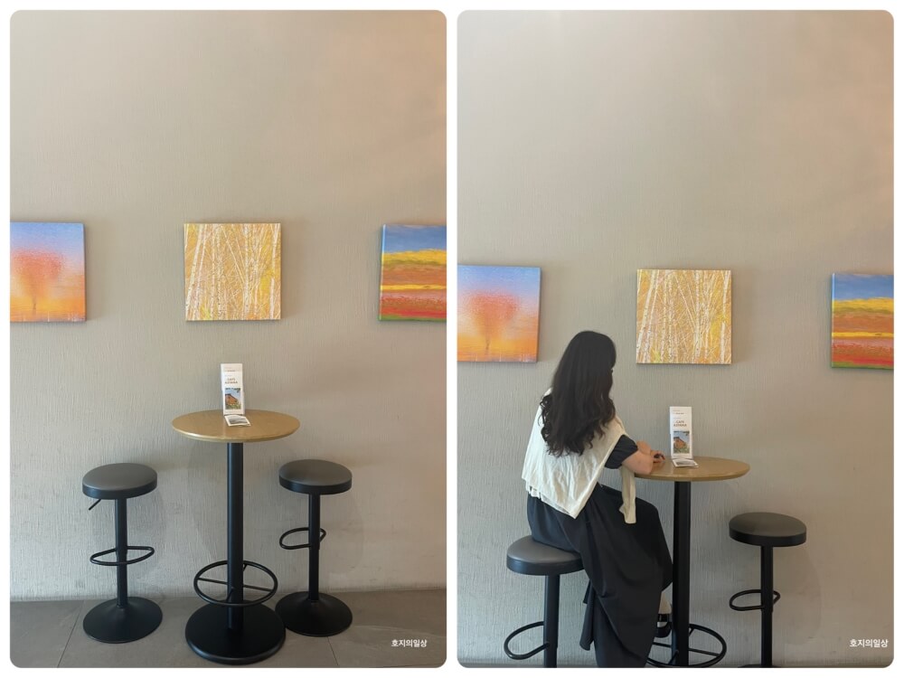 동탄 베이커리 카페 아스타나 - 액자로 꾸며진 좌석