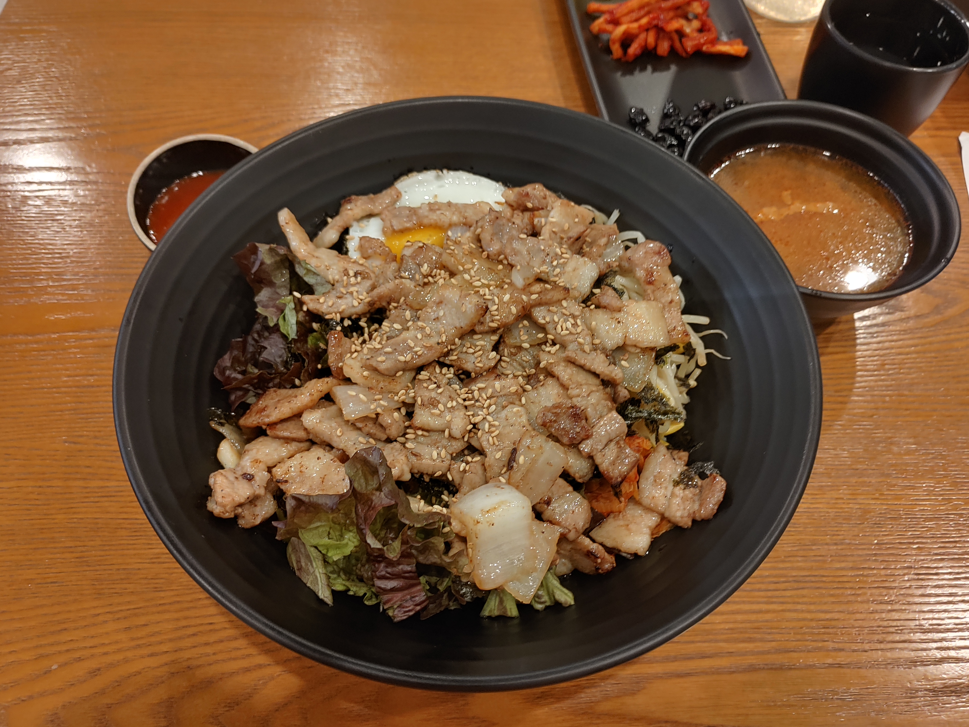 화평식당 삼겹살 비빔밥