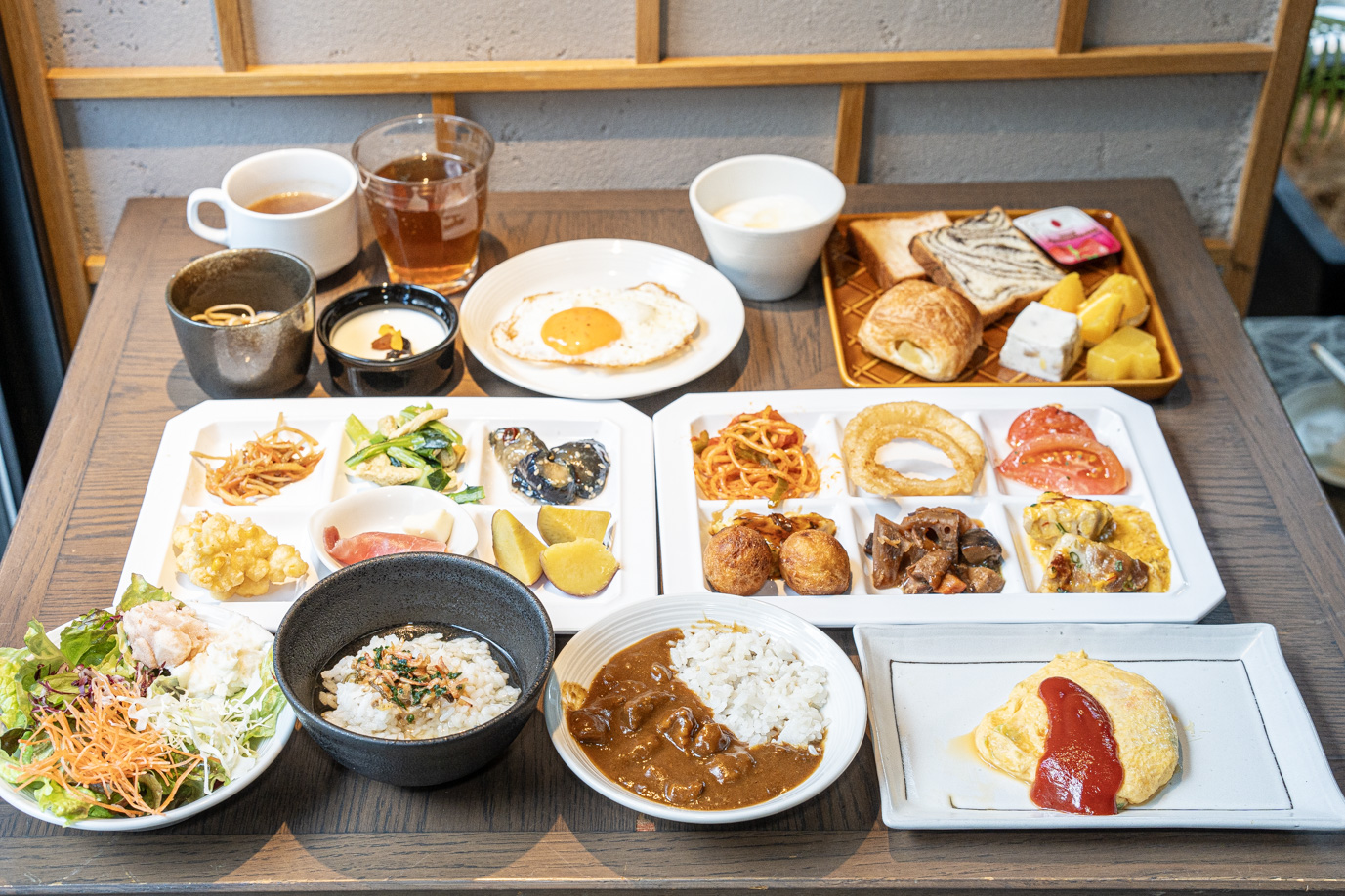 Original source photograph 81 for Osaka and Kansai Hotels: 36 Stay and Bathing Records, Plus 8 Official Introductions
