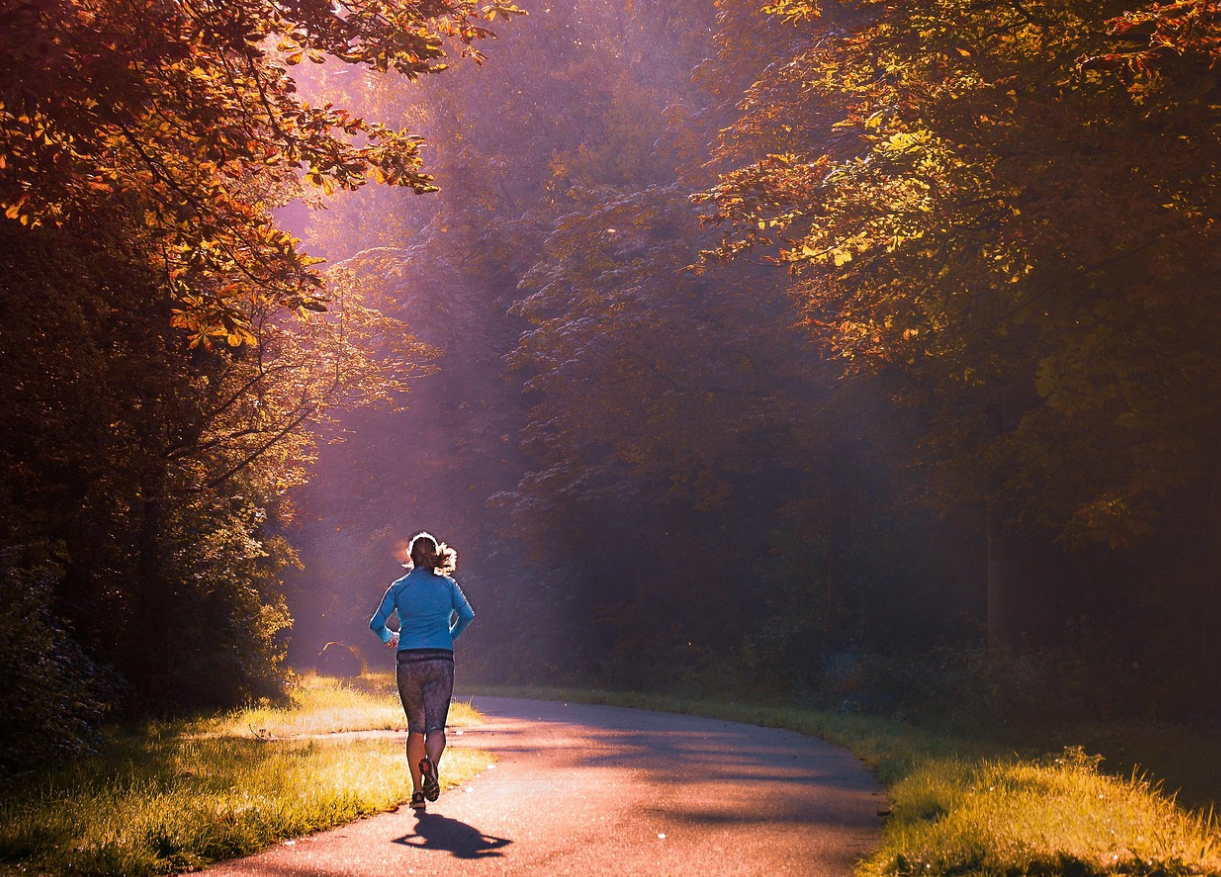 매일 30분 걷기, 노화의 속도를 늦춘다 유산소 운동