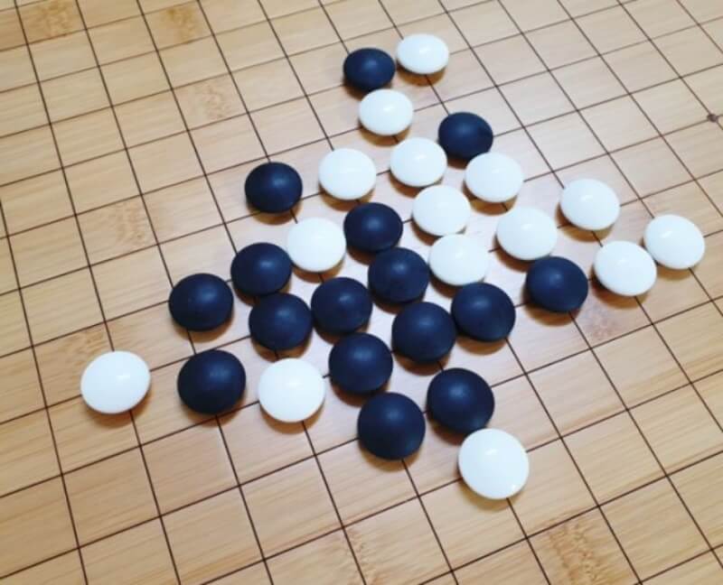 오목 두는 바둑판 사진