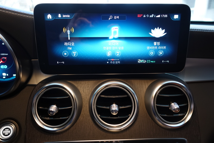 벤츠 GLC 300E 쿠페 실내디자인