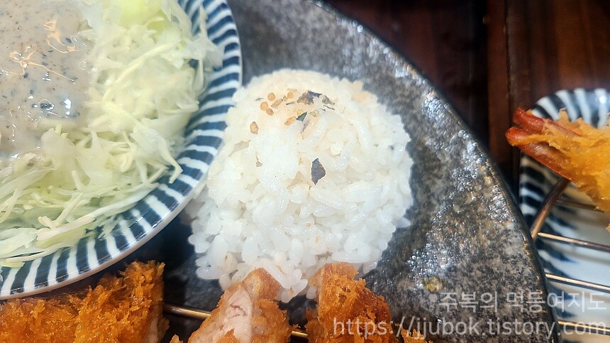 백소정-돈가스-밑반찬-밥