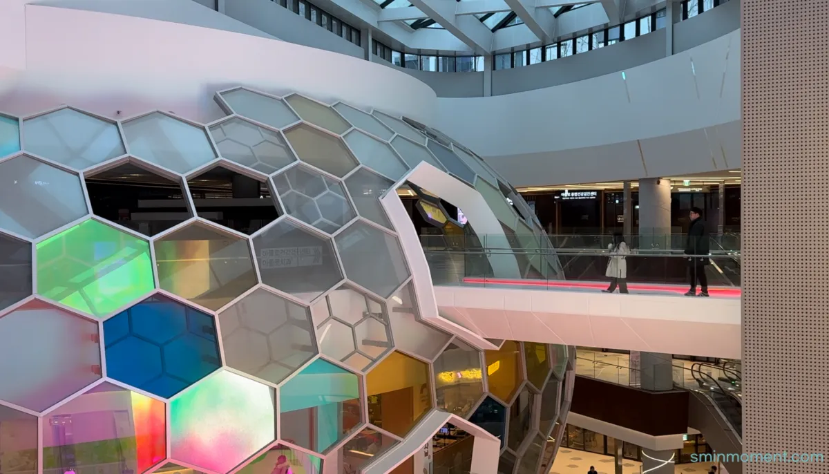 나인트리-바이-파르나스-판교-서울-파미어스몰-구름다리