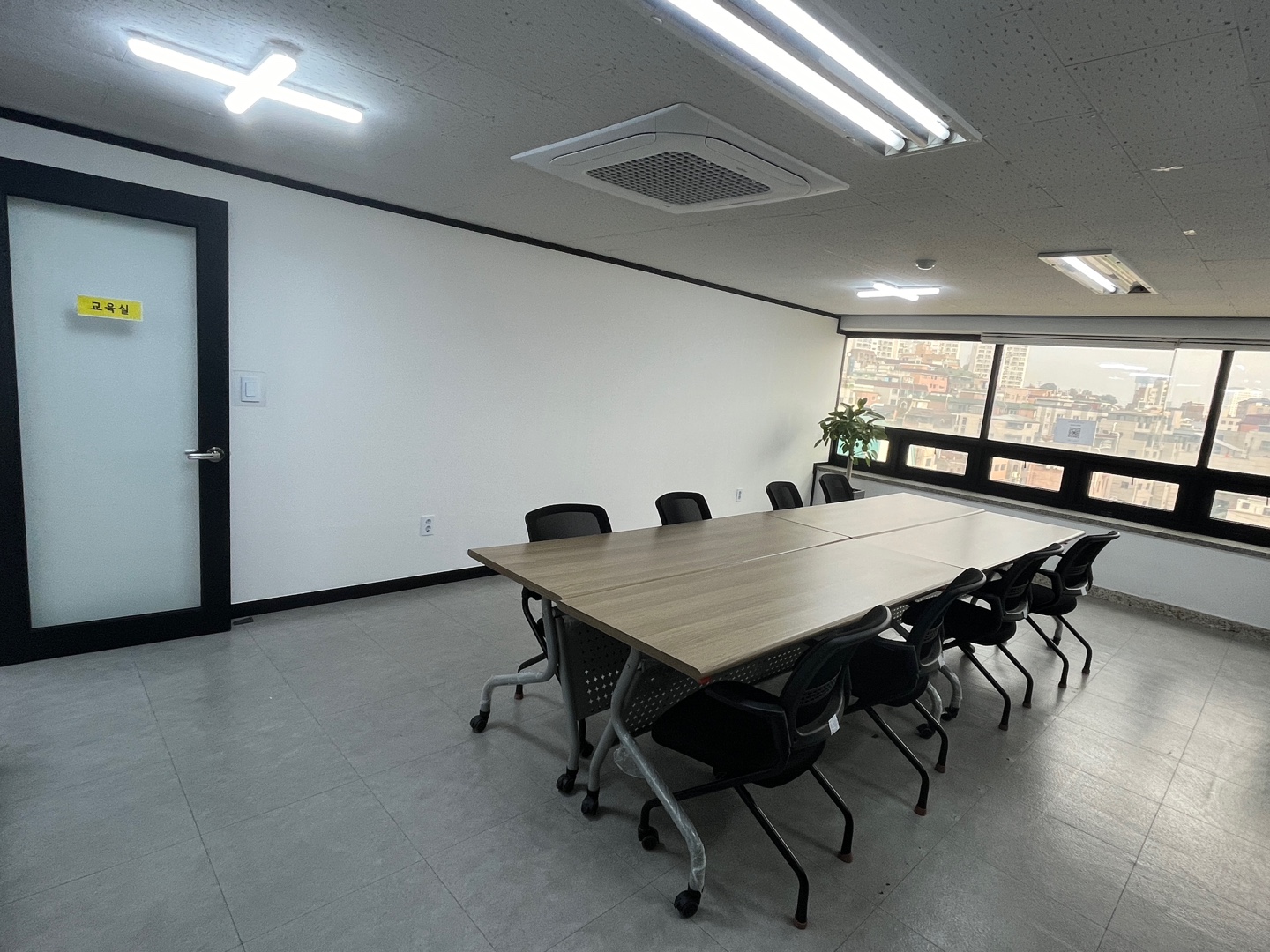 이미지설명: 교육실 전경