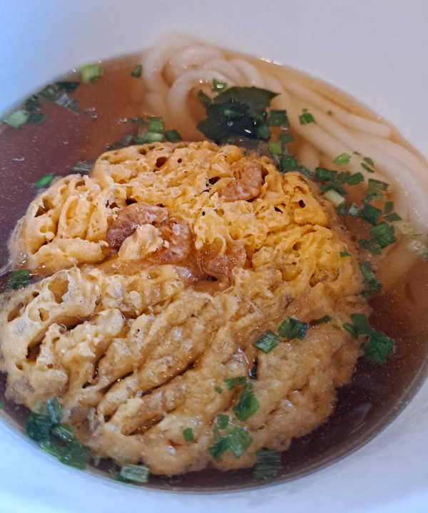 세븐일레븐 카키아게 우동 비주얼