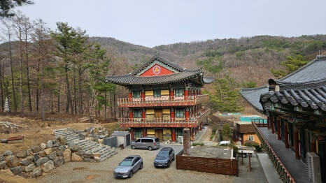 계룡 무상사 : 백제 불교의 숨결과 세계 불교가 만나는 수행 도량