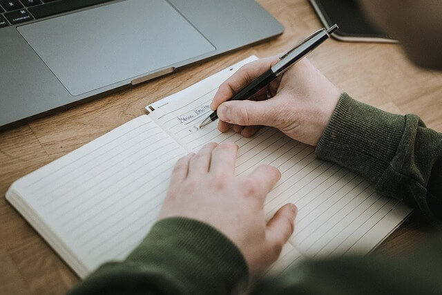 업무일지 작성 매일 5분씩 활동을 요약 정리해보자.