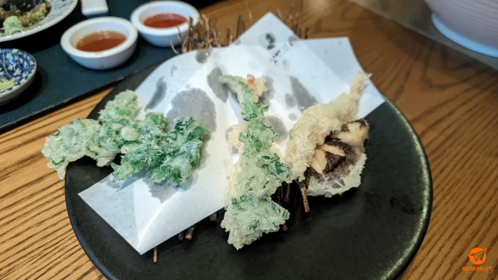 계절 튀김도 나오고요.