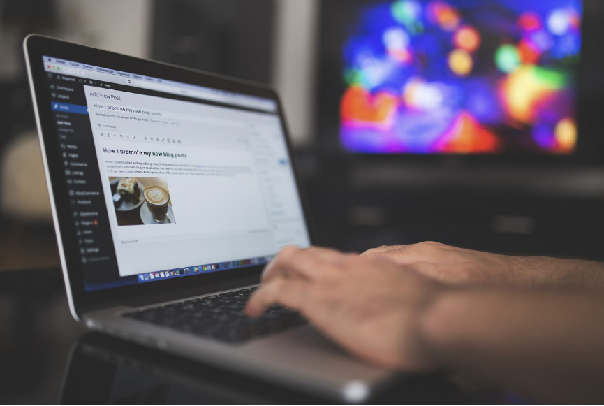 AI가 각본을 쓰고 연출하는 자동화된 영화 제작 시스템