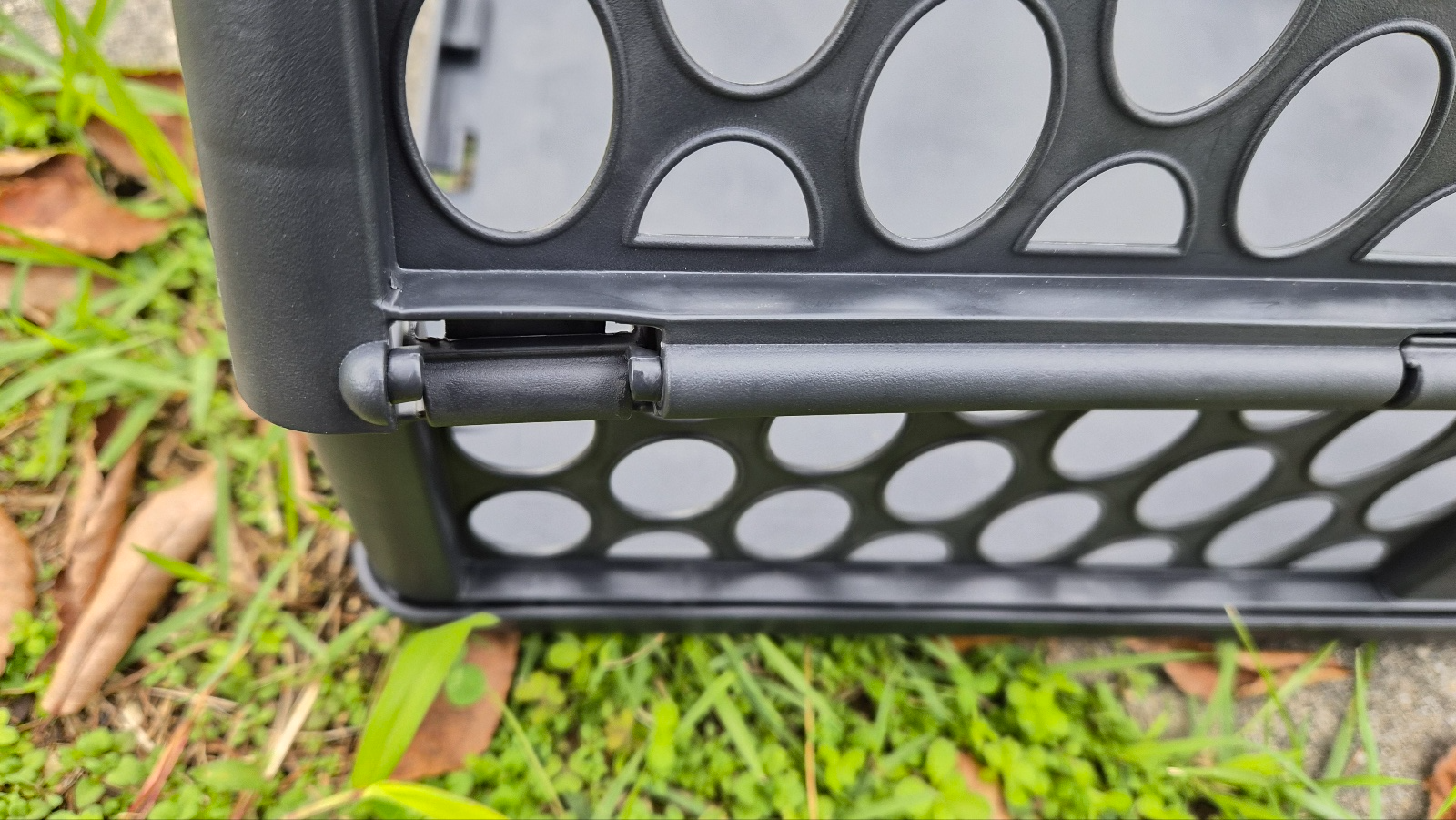 벤츠 폴딩박스 힌지(경첩) 부분 클로즈업