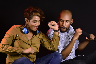 음악이 심리에 미치는 영향과 사례: 마음을 울리는 소리의 힘