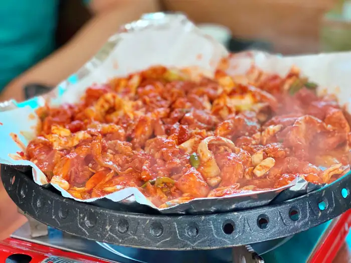 식객 허영만 백반기행 진도 초평항 솔비치 참기름 살짝 버무린 낙지 탕탕이 파 뿌리 숙회 맛집