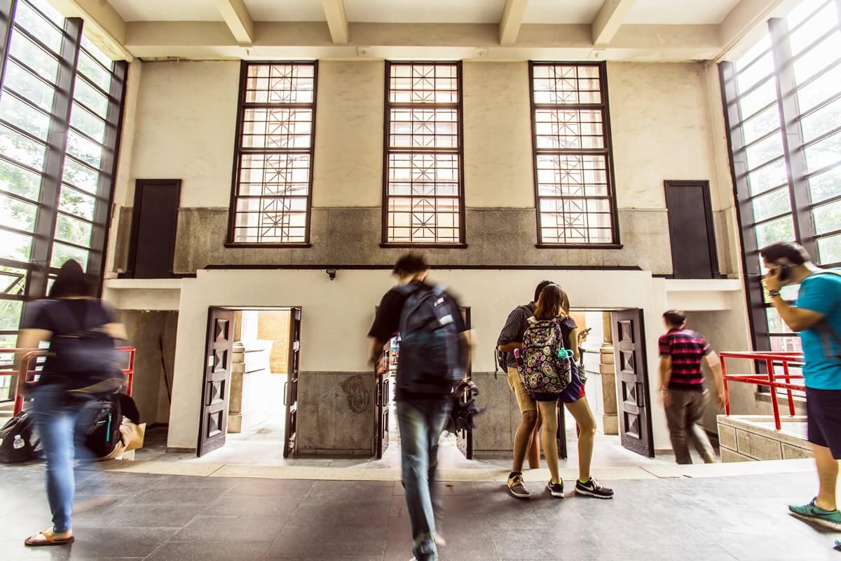 HSK와 TOCFL 자격 시험 준비가 가능한 대만 어학원 소개하는 내용과 관련하여 National Taiwan Normal University Mandarin Training Center 내부 사진