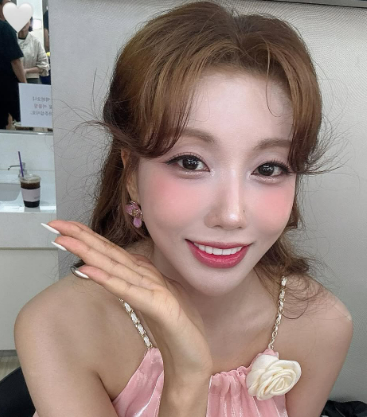 두리 프로필