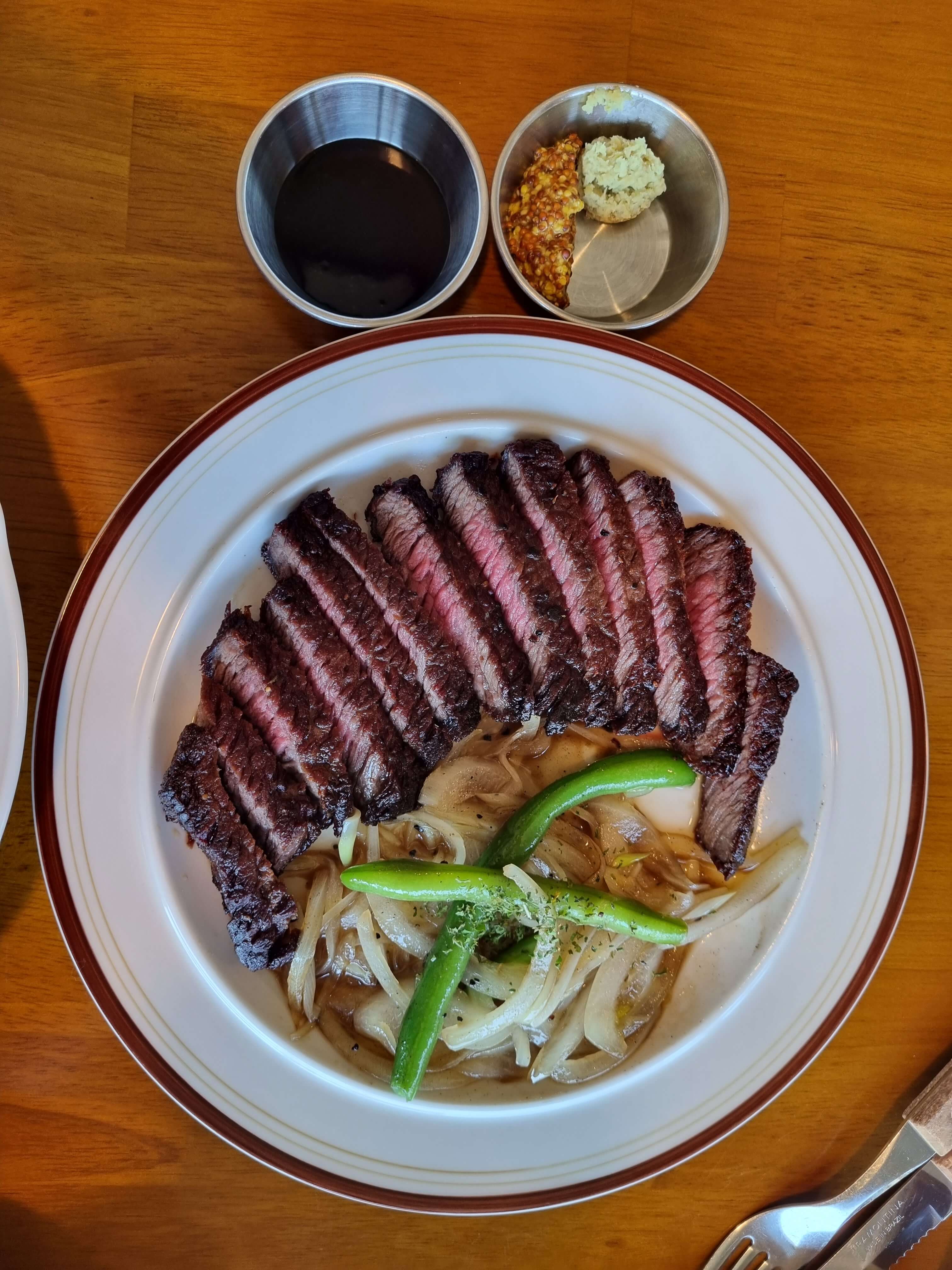 다이닝온 살치살 스테이크