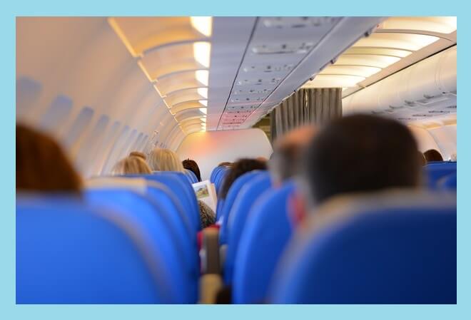 기내-좌석-뒷모습