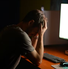 편두통 원인 증상 없애주는 간단한 습관 5가지