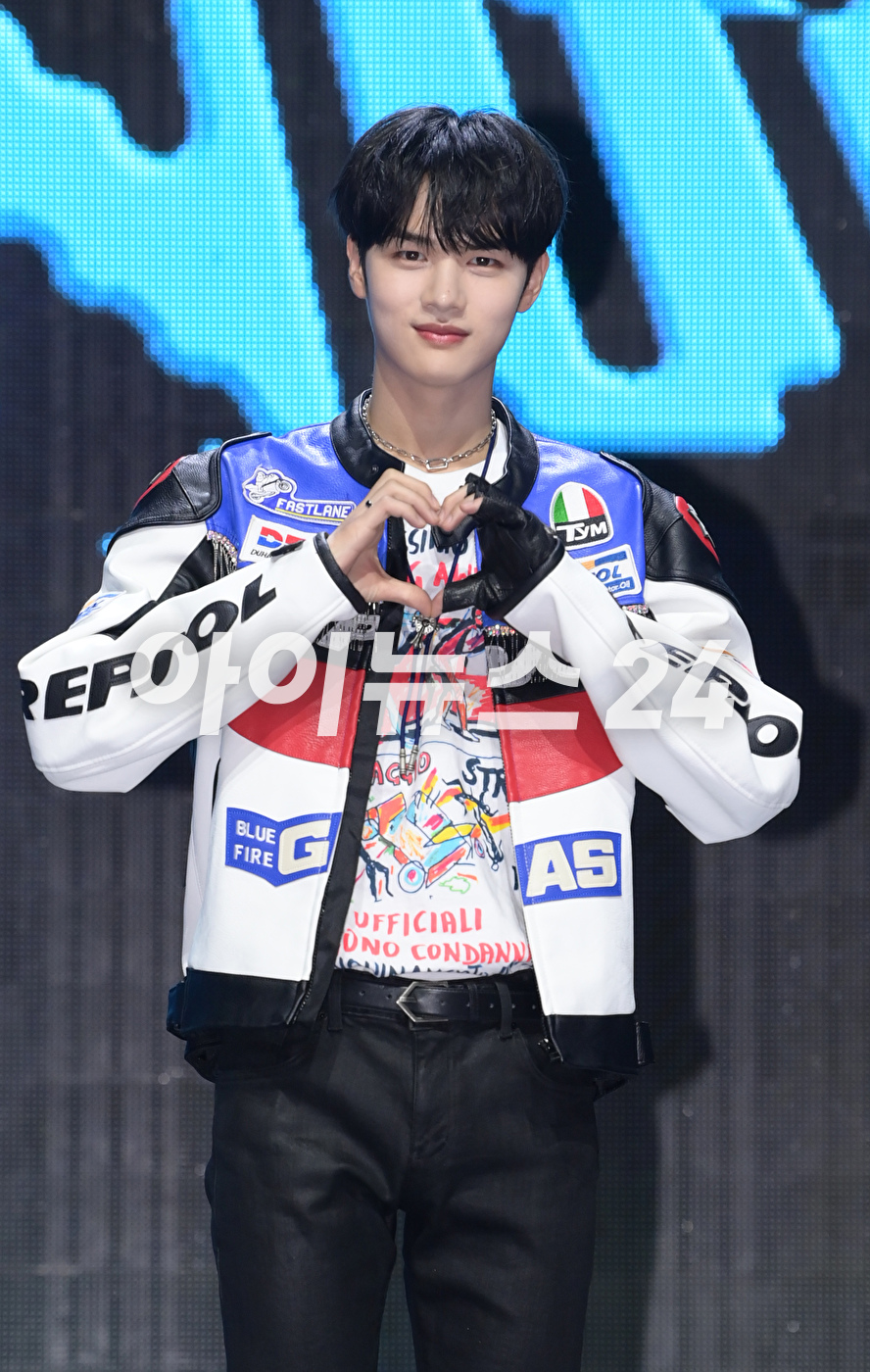 그룹 루네이트(LUN8)가 15일 오후 서울 광진구 예스24라이브홀에서 진행된 루네이트 첫 번째 미니앨범 'CONTINUE?'(컨티뉴?) 발매 기념 쇼케이스에 참석해 전의를 불태우고 있다. [사진=정소희 기자]