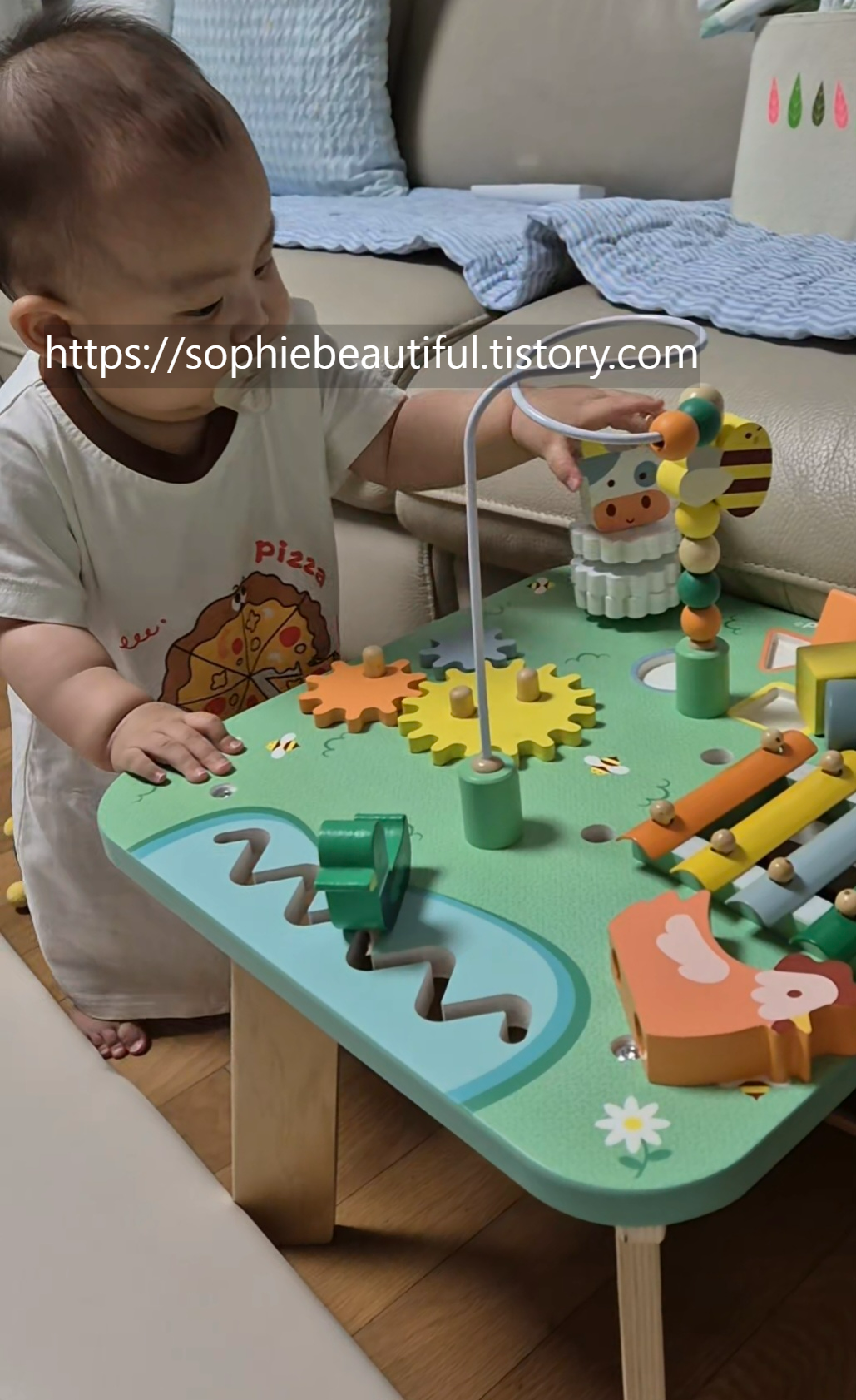 러닝-테이블-노는-아기