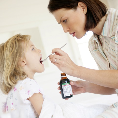 아이에게 약을 쉽게 먹이는 방법