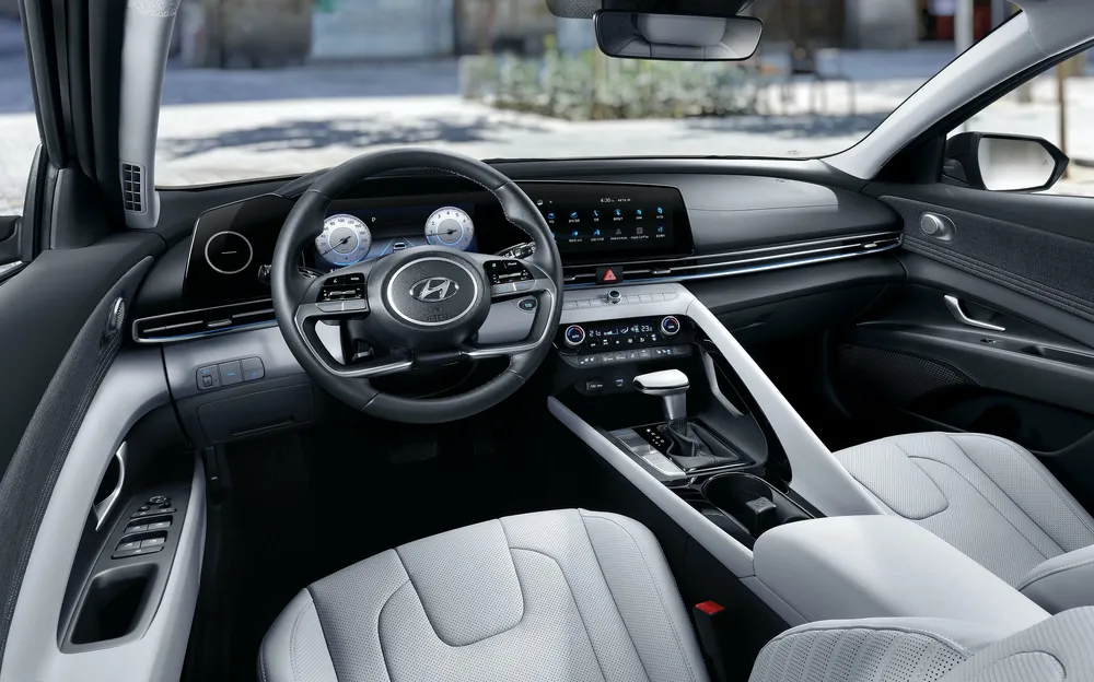 Interior of Avante CN7