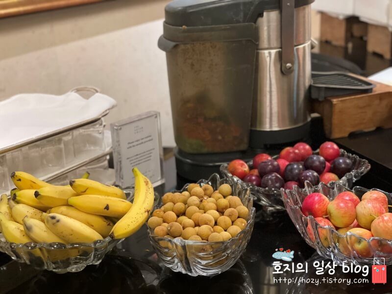 싱가폴 세인트레지스 조식뷔페 과일코너