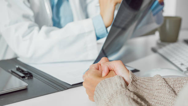 증상이 오래 이어진다면 반드시 폐 건강 검진을 받아야 합니다