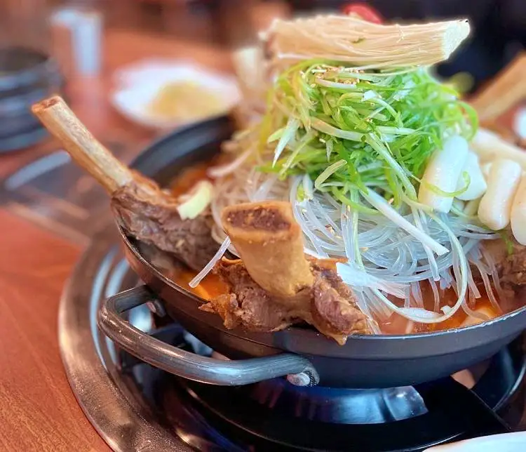 전참시 전지적참견시점 매니저 추천 매운 갈비, 매운갈비찜 맛있는 식당 홍현희 제이쓴 만삭 사진 화보 촬영 제주 여행 함덕 해수욕장 맛집 소개