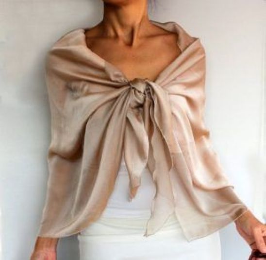 숄더 랩 스카프 매는 방법