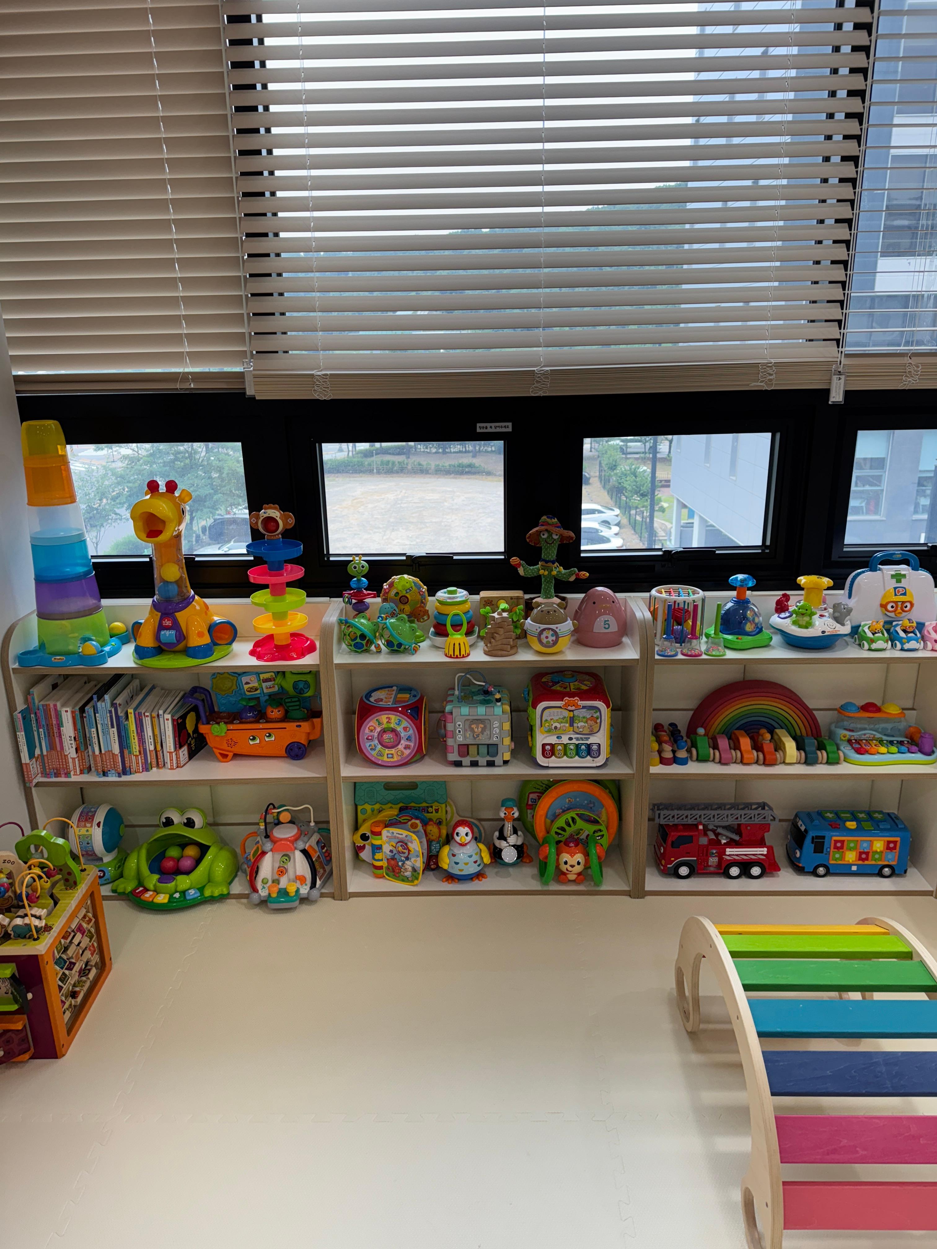 리틀베이비 놀잇감들