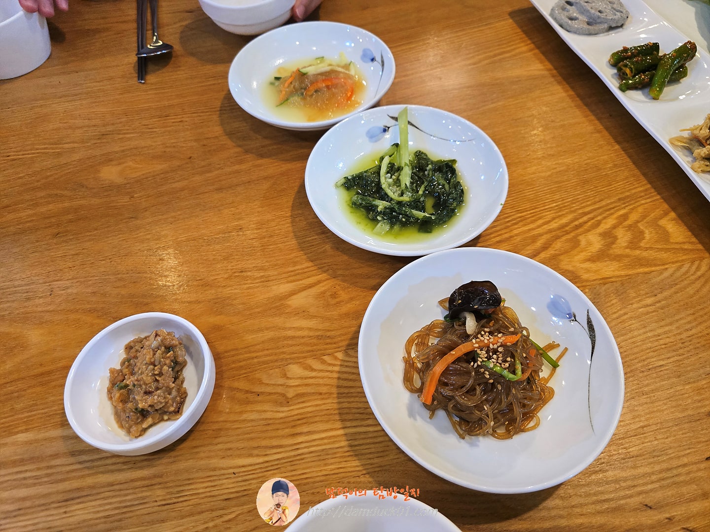 백운애꽃 기본 반찬
