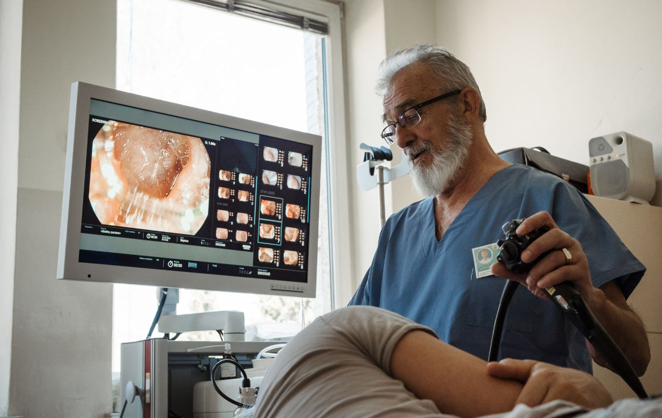 추적 내시경 검사 필수 (보통 6개월~1년 간격)