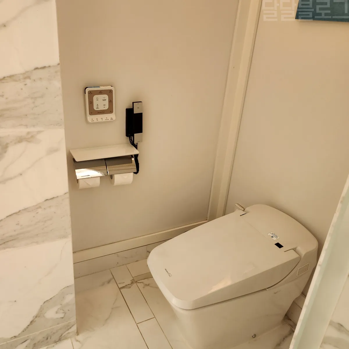 인천-파라다이스시시티-프리미어-디럭스-트윈-룸-비데