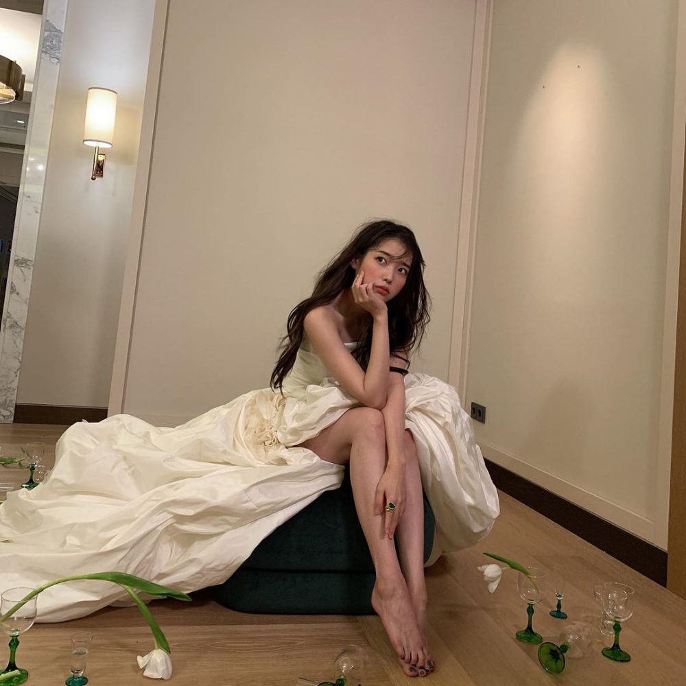 아이유 사진 모음 / 무대 코디 패션 / 일상 사복 패션