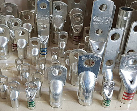 여러가지 사이즈의 동관단자들