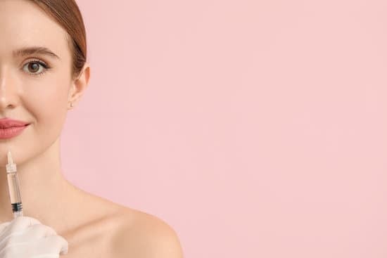 스킨부스터 vs 필러 – 얼굴 볼륨 & 탄력 개선, 어떤 시술이 더 좋을까?