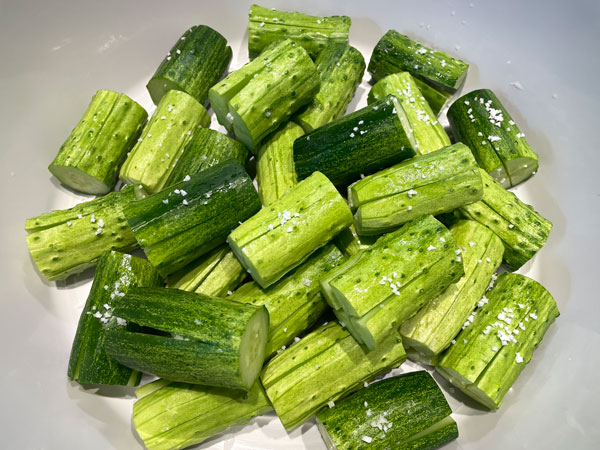 오이소박이 맛있게 담그는법 - 절이는 시간은 40~50분 정도