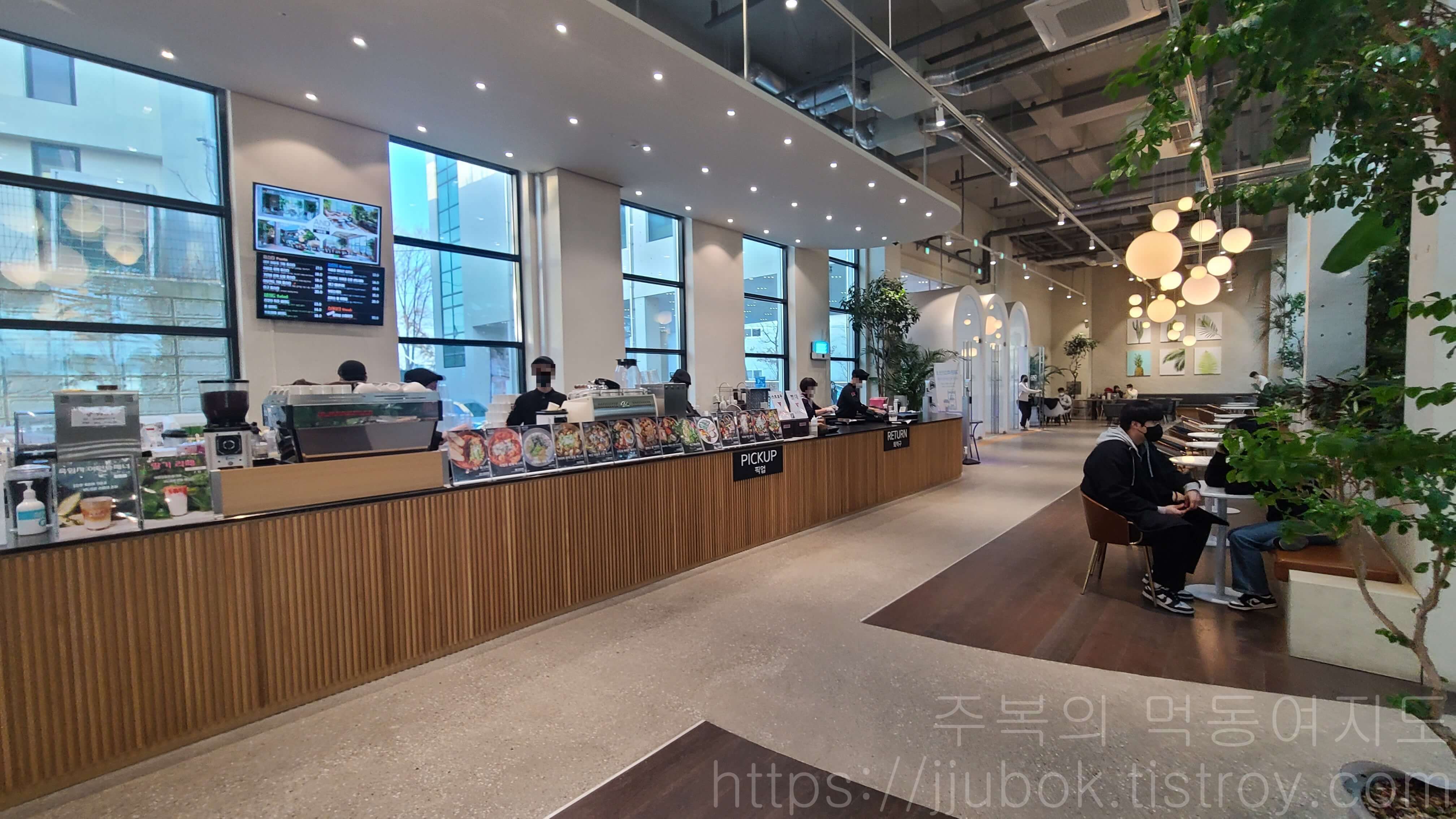 앤드-테라스-AND-TERRACE-파주점-카운터-2