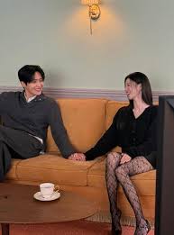 클래식한 감성&amp;#44; 고윤정 스웨이드 자켓&amp;#44;플라워 원피스