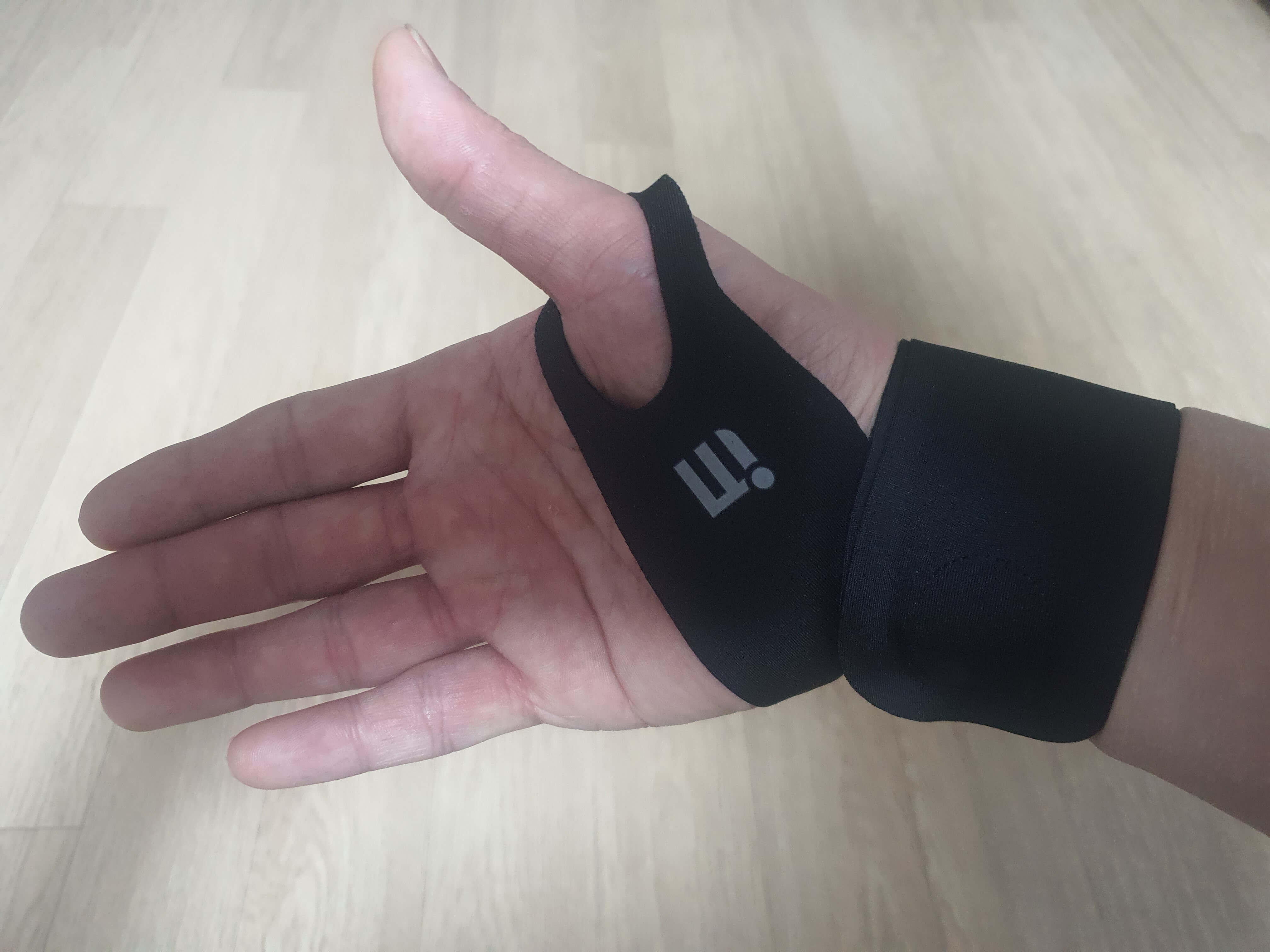 손목 보호대 착용