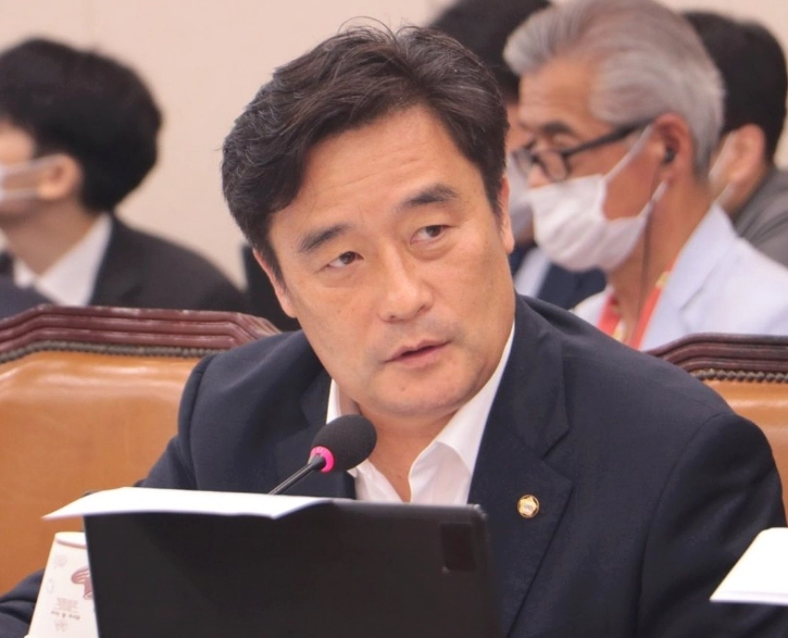 정동만 국회의원 프로필 나이 고향 학력 재산 페이스북