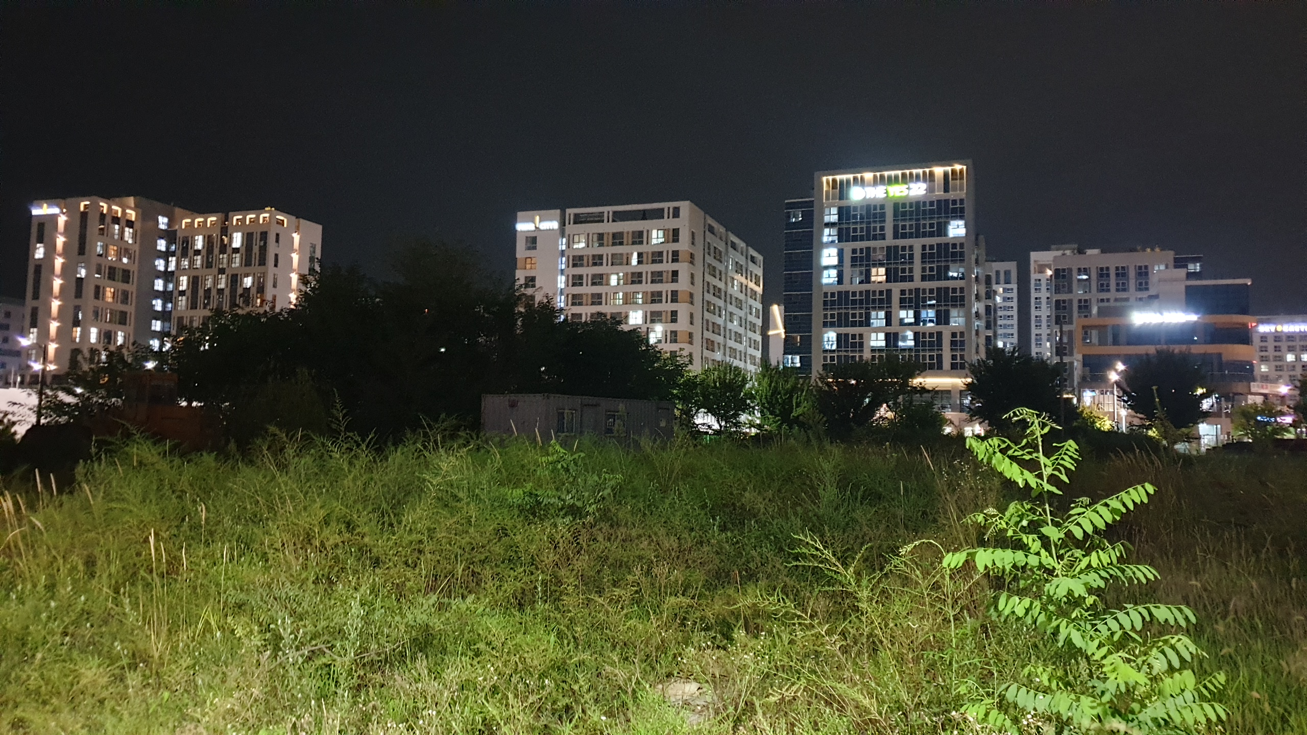 운서역 2번출구 인근은 모두 상업지역 입니다. 반도유보라 아파트 빼구요.