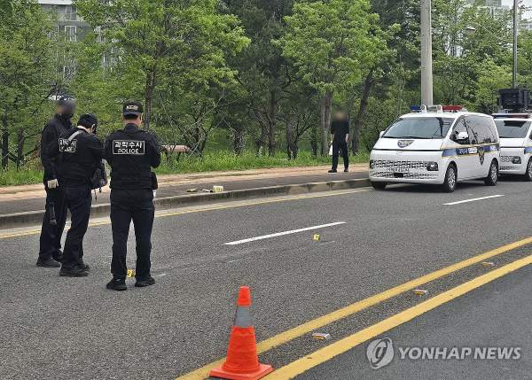 진주 화물차 사고: CU 물류센터 화물연대 조합원 1명 사망, 2명 부