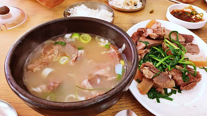 토요일은 밥이좋아 예산 백종원 예산시장 부근 소머리 국수 맛집 소머리국밥 장터 국밥 수육 예산10미 현지인 추천 토밥 좋아 방송정보