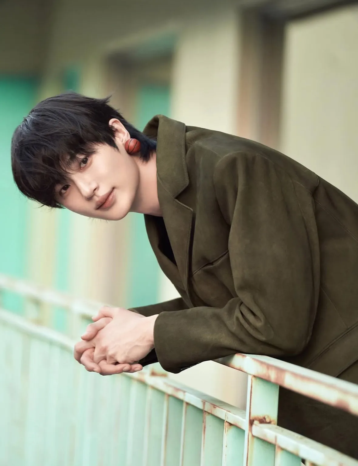 프라다변우석, 변우석프라다백팩, 프라다백팩가격, 프라다남자백팩, 프라다백팩아울렛, 변우석프라다착용샷, 프라다리나일론백팩, 프라다백팩코디, 변우석공항패션프라다, 변우석패션, 변우석인스타그램, 변우석가방, 남자명품백팩추천, 프라다백팩후기, 프라다공식스토어, 프라다신상백팩, 프라다아울렛가격, 프라다명품가방, 2025프라다백팩, 남자백팩브랜드